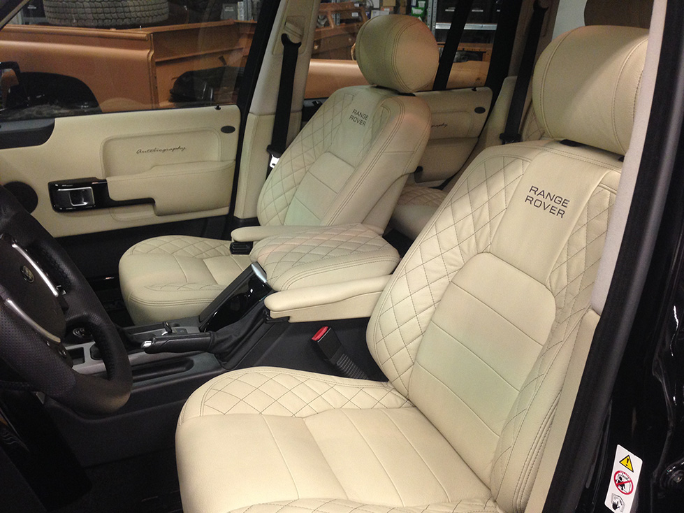 Range Rover L322 fra 2003 - Bentley tern og læder på øverste og nederste instrumentbord